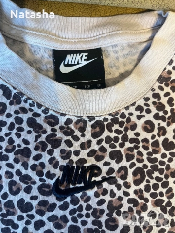 Дамска тениска Nike, снимка 2 - Тениски - 54420998