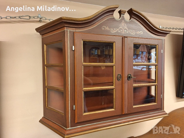 Витрина за стена, снимка 2 - Секции и витрини - 54861090