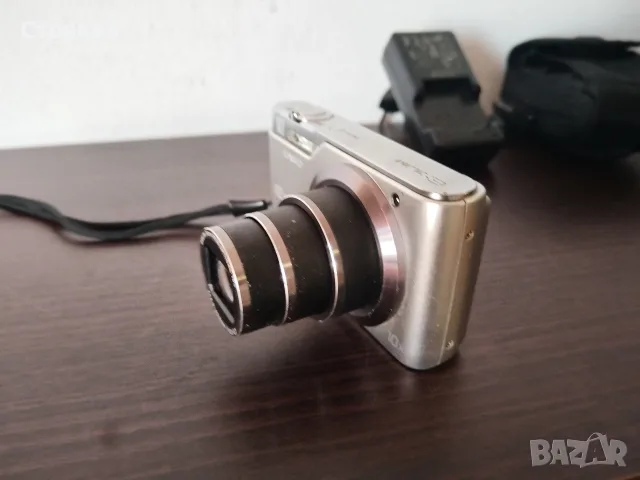 Casio Exilim EX-H5 12.1MP HD Movie