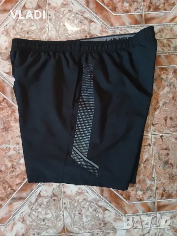  Къс панталон  Under armour-черен, снимка 2 - Къси панталони - 22728601