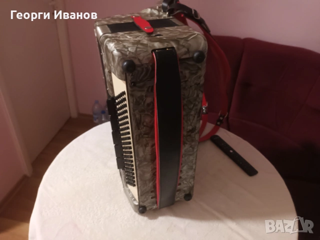 Продавам Акордеон Велтмайстер Стела 120 Баса, снимка 3 - Акордеони - 54468678