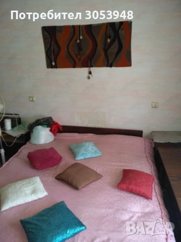 Продавам двуетажна къща в центъра на град Брезово , снимка 3 - Къщи - 53950992