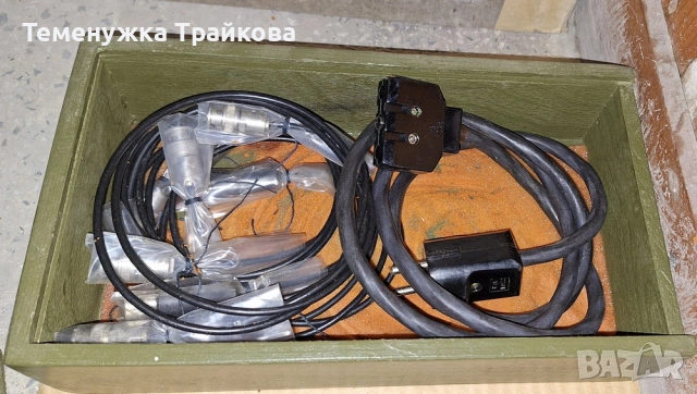 Дървено сандъче с кабели за С6-11, снимка 3 - Друга електроника - 55085437