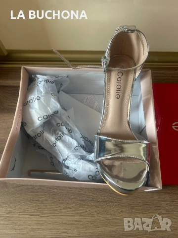 Сребристи сандали