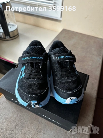 Детски маратонки Under Armour, снимка 2 - Детски маратонки - 53955961