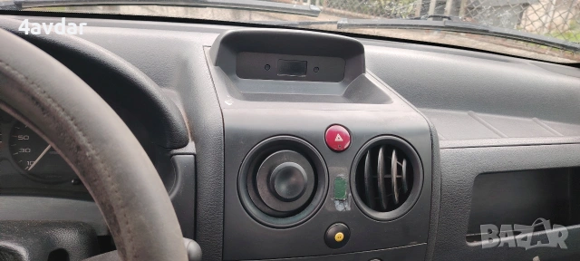 Пежо Партнер 1.9 D 69 к, снимка 14 - Автомобили и джипове - 54165914