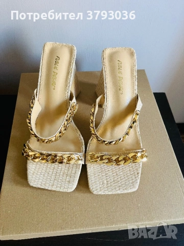 Чисто нови дамски чехли!