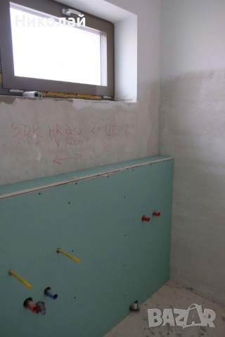 Гипсокартон закриване на водопровод в баня, куфар с влагоустойчив зелен гипсокартон, снимка 3 - Ремонти на баня - 54404598