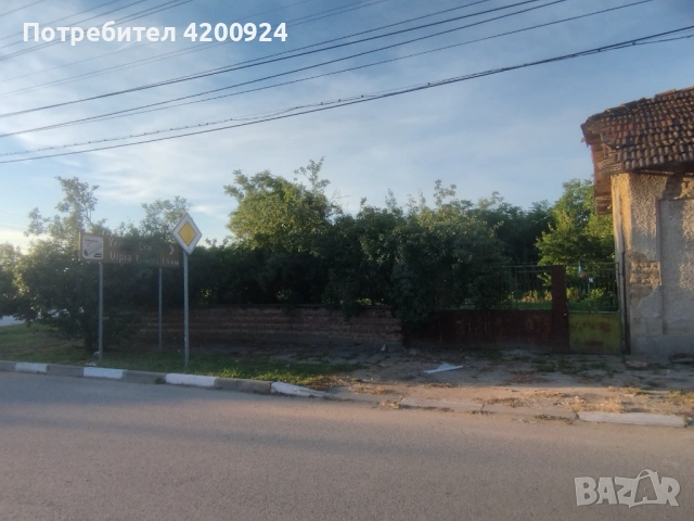Имот в с.Гиген на две главни улици, снимка 5 - Къщи - 54867553