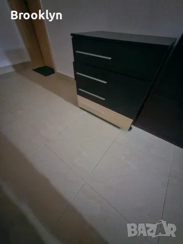 Продава се скрин , снимка 3 - Скринове - 55659524