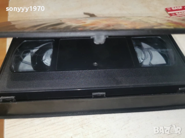 ЗЕМЯ ЗАБРАВЕНА ОТ ВРЕМЕТО-VHS TAPE 1706261211L1, снимка 10 - Други жанрове - 54940924