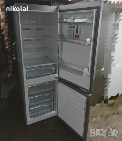 Хладилник с фризер Sharp no frost , снимка 2 - Хладилници - 53993587