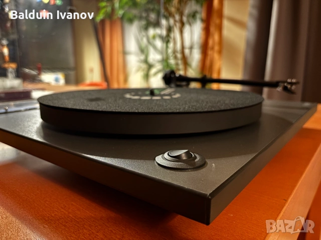 Грамофон Rega P1 - Belt Drive
