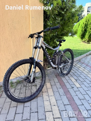 Giant glory downhill bike 