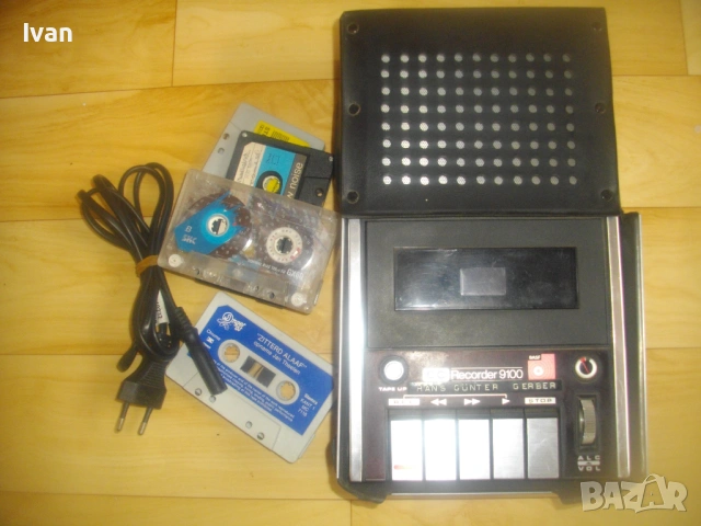 BASF CC RECORDER 9100 ПОРТАТИВЕН КАСЕТОФОН ОТ 1971-1973г.РЕТРО ВИНТИДЖ С КОЖЕН КАЛЪФ ОТЛИЧНО РАБОТЕЩ, снимка 2 - Радиокасетофони, транзистори - 54904268