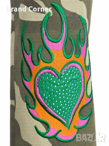 Нови дамски карго дънки Ed Hardy камуфлаж, размер 27, снимка 7 - Дънки - 54911911