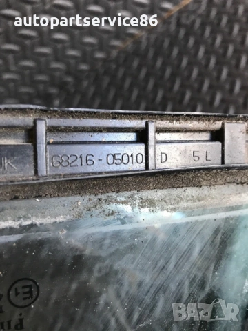 Малко стъкло на предна лява врата за Toyota Avensis 2.0 D4D (2009-2013) 68216-05010, снимка 2 - Части - 54354591