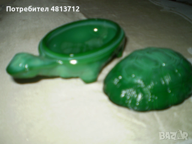 Зелена стъклена фигурка на костенурка                                                           , снимка 2 - Колекции - 54922697