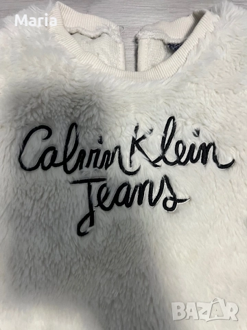 Оригинален пухкав суитшърт Calvin Klein Jeans – 18M, снимка 2 - Детски Блузи и туники - 55127028