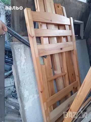 Продава се  2 ежедневно легло 