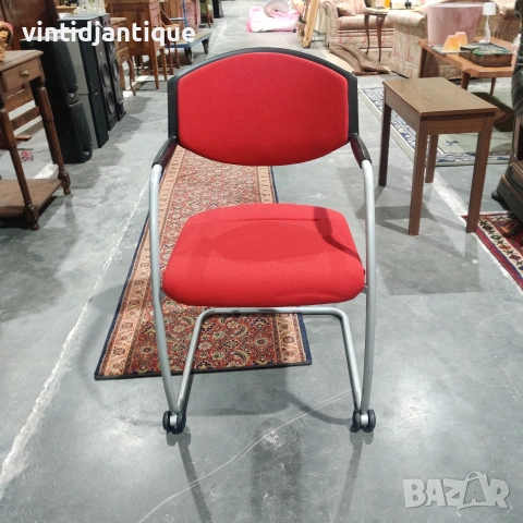 Конферентни столове с S-образна рамка Stoll Giroflex 16 червен