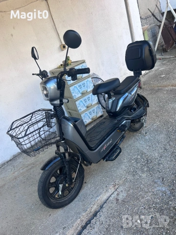 Електрически двуместен скутер