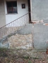 Продава се двуетажна къща със селскостопанска сграда в с. Голец, снимка 5