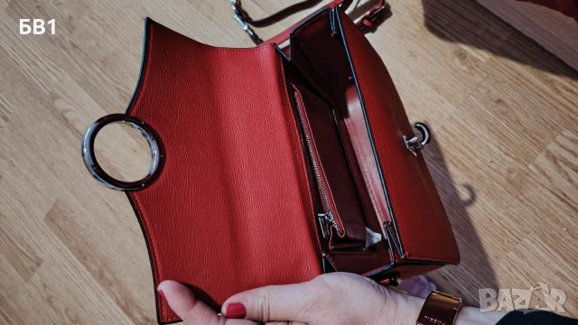 Дамска чанта CHARLES & KEITH, снимка 3 - Чанти - 53962480