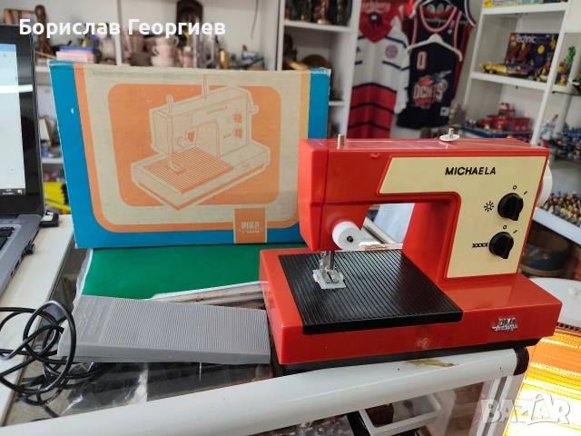 Стара играчка шевна машина piko