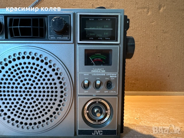 портативен радиоприемник "JVC 8240L", снимка 2 - Радиокасетофони, транзистори - 54706449