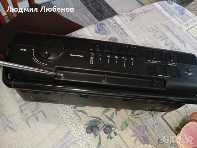 Малък компактен радиокасетофон Grundig , снимка 7 - Радиокасетофони, транзистори - 55068335