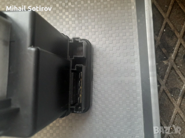 Машинка централно заключване Мерцедес Е-класа 210, снимка 3 - Части - 54619576