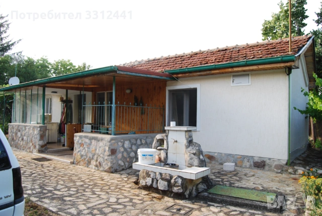 Къща с два парцела, на 50 км от София