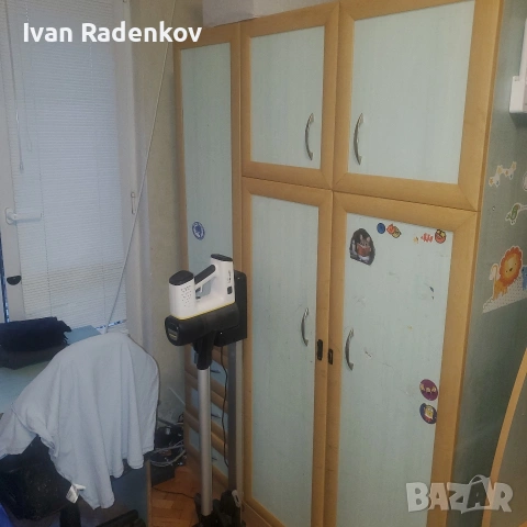 гардероб и малка секция