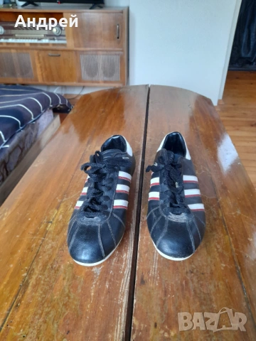 Стари футболни обувки,бутонки Adidas