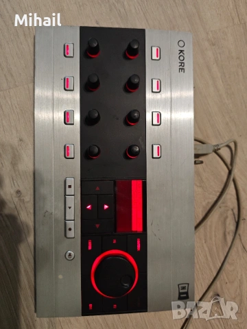 Native Instruments Kore 2 Controller USB MIDI контролер, снимка 2 - Синтезатори - 54613706