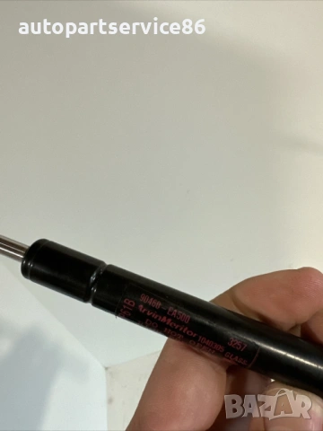 Газов амортисьор на стъклото на задната врата десен за Nissan Pathfinder (2009) 90460-Ea500