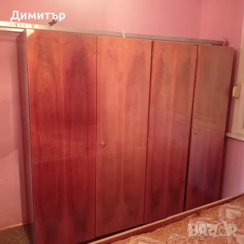 Четирикрилен гардероб 