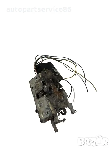 Заключващ механизъм предна дясна врата за Mercedes Sprinter (1995-2006) 9017200635