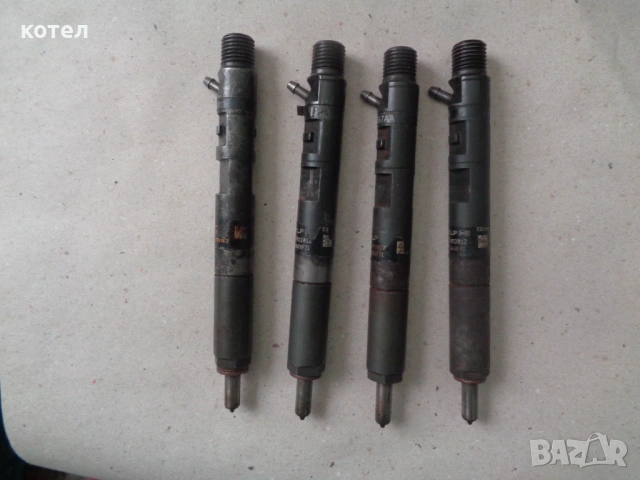 Продавам комплект дизелови инжектори (дюзи) марка Delphi за горивна система Common Rail.