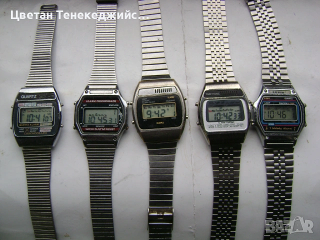 Продавам 5 броя ретро кварцови часовници Levis,Time Tronic,Quartz