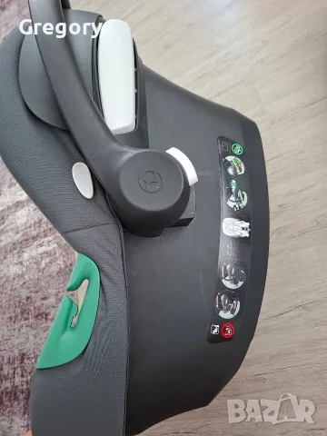 Столче за кола Cybex Aton B2 с основа Isofix в много добре състояние, снимка 8 - Столчета за кола и колело - 55149020