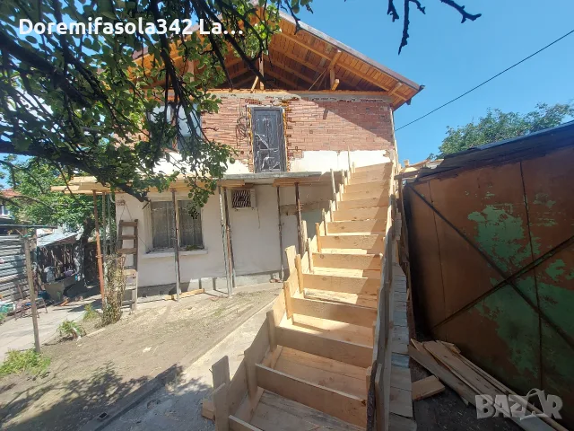 Продава се къща на 2 етажа