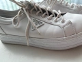 Бели обувки Guess, снимка 2