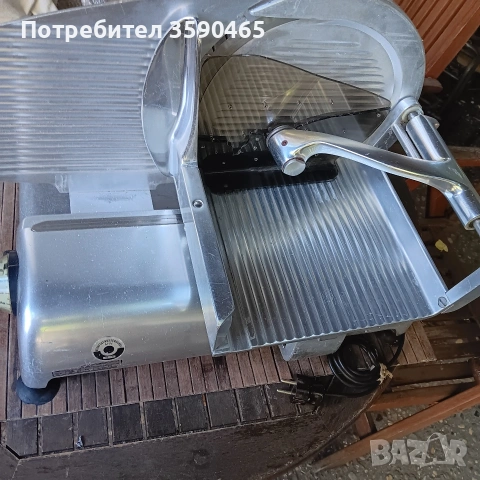Слайс машина колбасорезачка, снимка 3 - Обзавеждане на кухня - 55036930