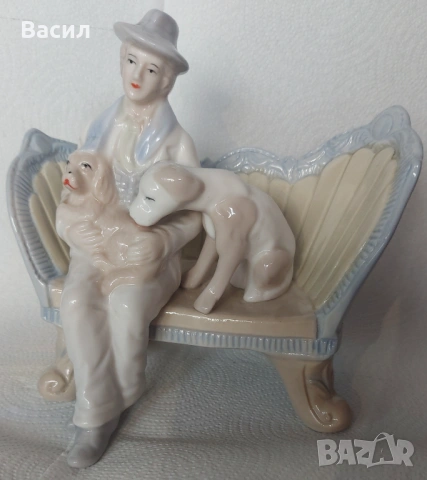 Порцеланова фигура статуетка