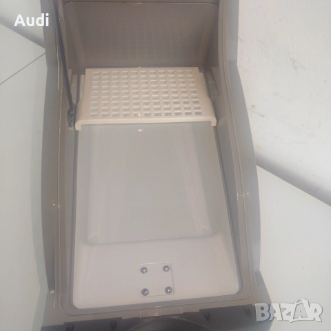Хладилна чанта WAECO BordBar TB 15 12V ,който е специално проектиран за използване в автомобили с ал, снимка 10 - Аксесоари и консумативи - 55043951