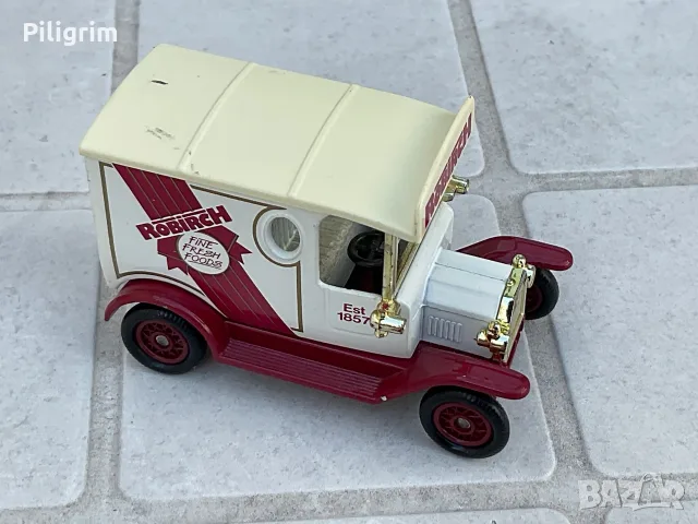 Модел на ван Ford Model T от серията Days Gone на Lledo. Англия.