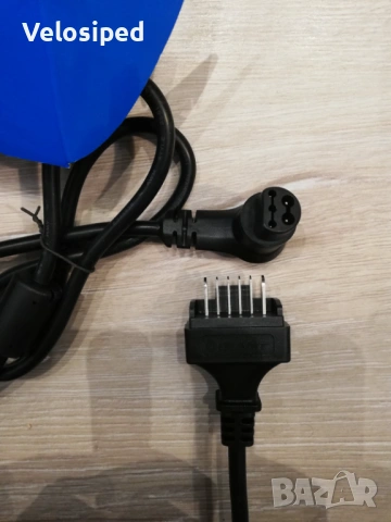 Зарядно за велосипед GIANT Smart Charger GLI180AA 36V 4A, снимка 2 - Велосипеди - 54207919