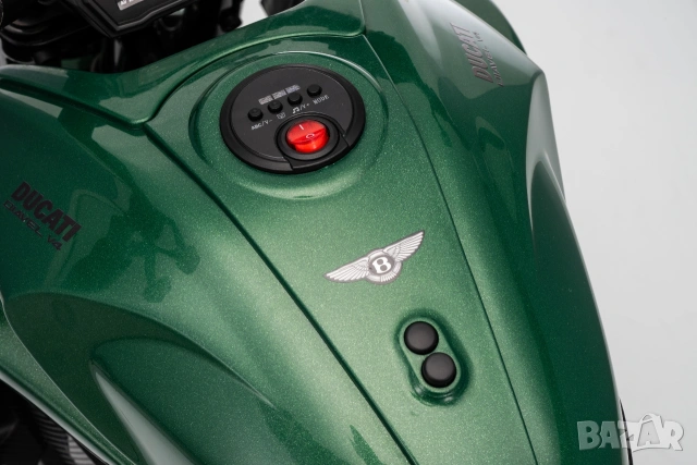 Акумулаторен мотор Licensed Ducati Diavel & Bentley , снимка 8 - Детски велосипеди, триколки и коли - 54363922